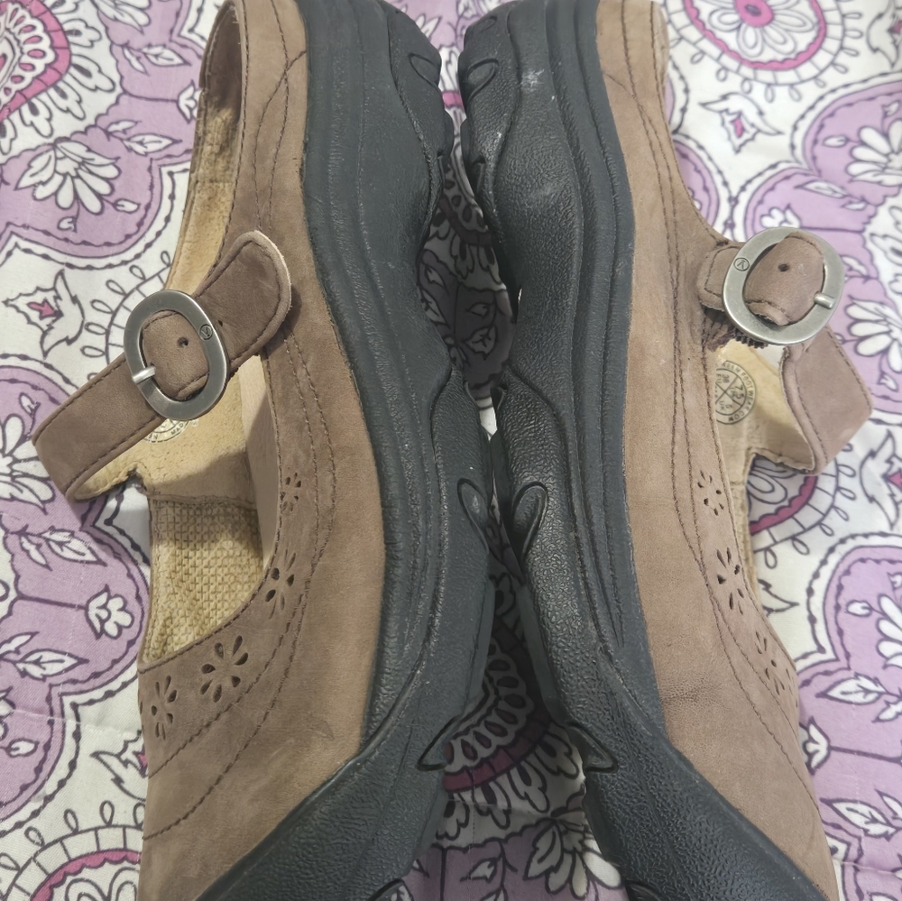Keen Brown Mary Jane Flats - Picture 8 of 12